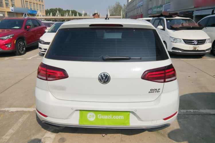 大众 高尔夫 2020款 挚爱版 280TSI DSG舒适型车身外观6