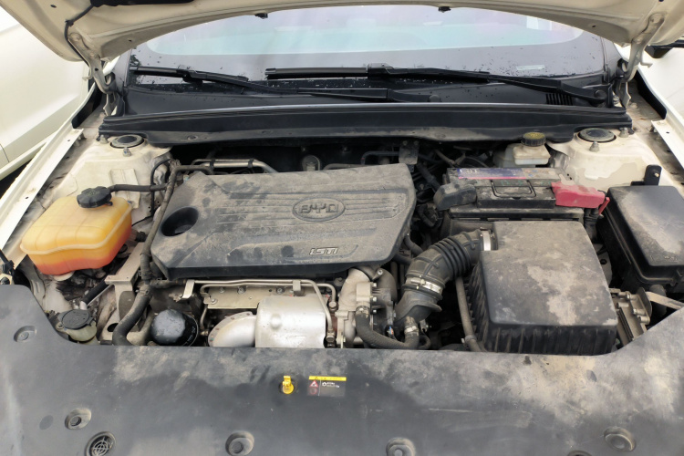 比亚迪 秦Pro 2019款 超能版 1.5TI 手动智联锋劲型 国V局部细节24