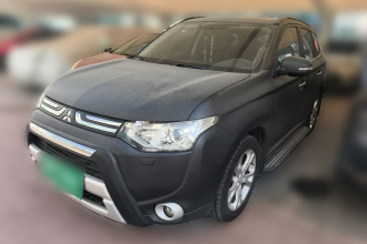 三菱 欧蓝德(进口) 2013款 2.4L 四驱豪华导航版 7座