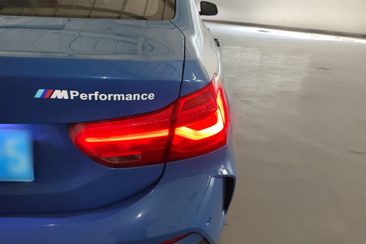 宝马1系 2021款 125i M运动曜夜版车身外观6001