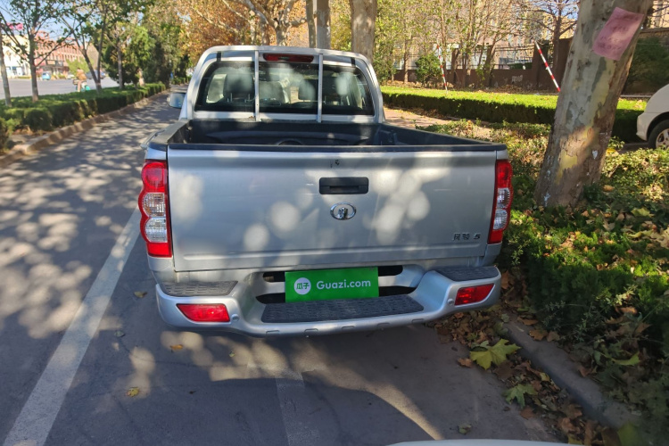 长城 风骏5 2021款 2.0T柴油两驱精英型大双排国VI GW4D20M车身外观6