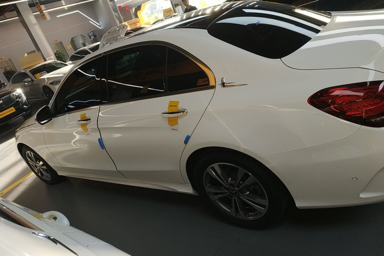 奔驰C级 2021款 C 200 L 时尚型运动版车身外观4