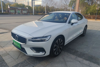 沃尔沃S60 2025款 B4 智远豪华版