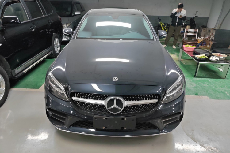奔驰C级 2019款 C 260 L 运动版车身外观2