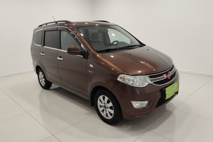 五菱汽车 五菱宏光 2014款 1.5L S标准型车身外观3