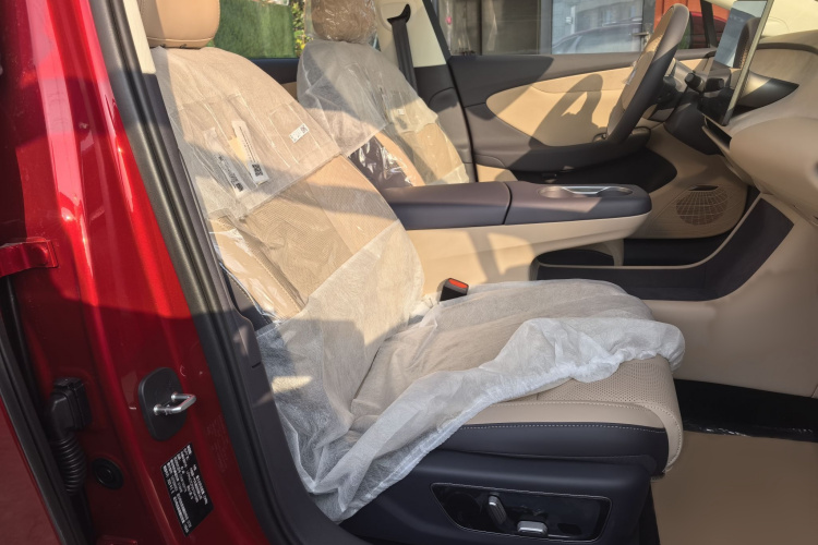 红旗天工05 2025款 550智选版中控内饰7008