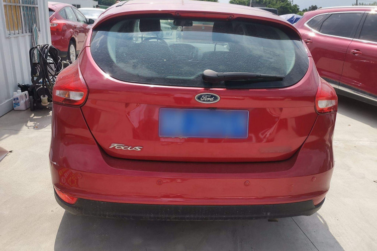 福特 福克斯 2017款 两厢 1.6L 自动舒适型智行版车身外观6004