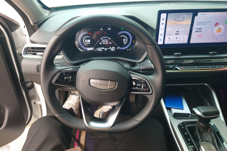 吉利汽车 帝豪 2025款 第4代 1.5L CVT尊贵型中控内饰13