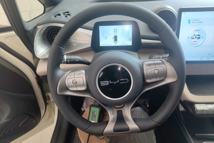 比亚迪 海豚 2023款 420km 时尚版中控内饰13
