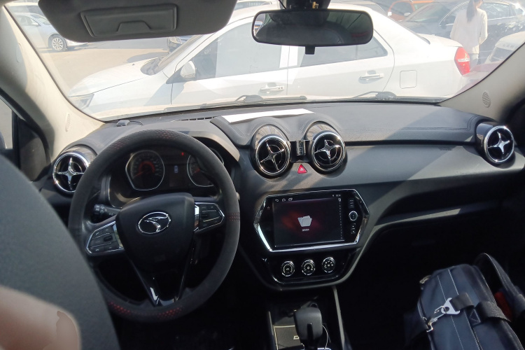 东南DX3 2018款 1.5T CVT尊贵型中控内饰12