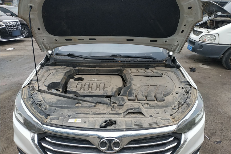 北京汽车 绅宝D50 2019款 1.5L 手动尊贵版 国VI机舱底盘24
