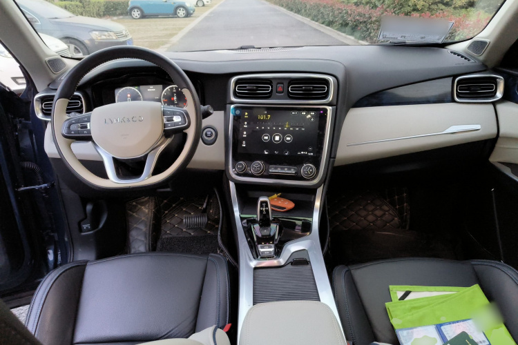 领克01 2017款 2.0T 两驱耀Pro版中控内饰12