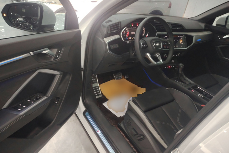 奥迪Q3 2024款 35 TFSI 时尚动感型中控内饰7003