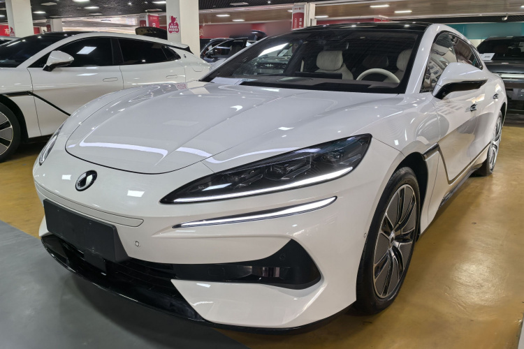 腾势Z9GT 2024款 1100四驱Max版车身外观1