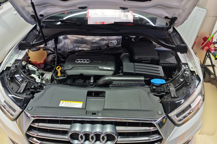 奥迪Q3 2018款 30周年年型 35 TFSI 时尚型机舱底盘24