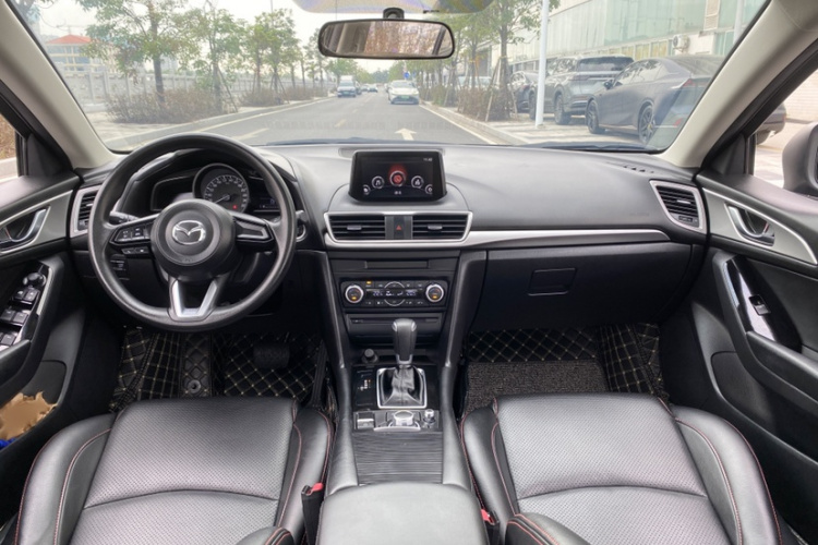 马自达3 昂克赛拉 2019款 云控版 三厢 1.5L 自动豪华型 国VI中控内饰7005