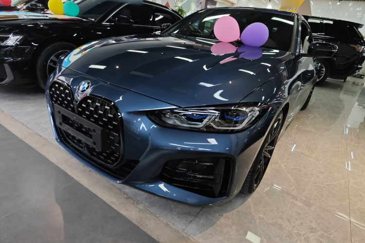 宝马4系 2022款 改款 425i M运动曜夜套装车身外观1