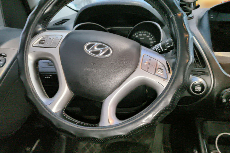 北京现代ix35 2013款 2.0L 自动两驱智能型GLS 国V中控内饰13