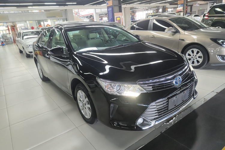 丰田 凯美瑞 2015款 双擎 2.5HG 豪华导航版车身外观3