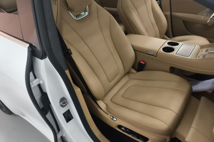 鸿蒙智行 智界R7 2024款 纯电 667km Pro局部细节41