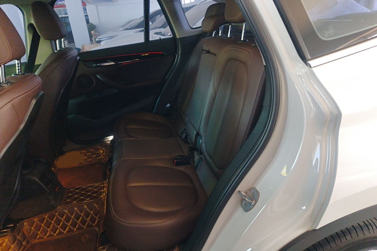 宝马X1 2020款 sDrive20Li 尊享型中控内饰21