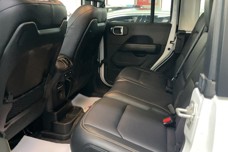 Jeep 牧马人 2024款 2.0T 撒哈拉四门版中控内饰7001