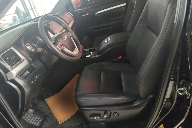 丰田 汉兰达 2018款 2.0T 四驱豪华版 7座 国VI中控内饰19