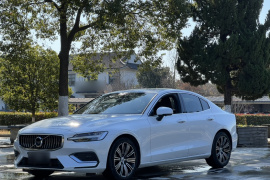 沃尔沃S60 2022款 B4 智远豪华版