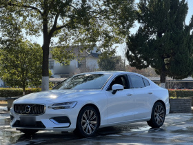 沃尔沃S60 2022款 B4 智远豪华版