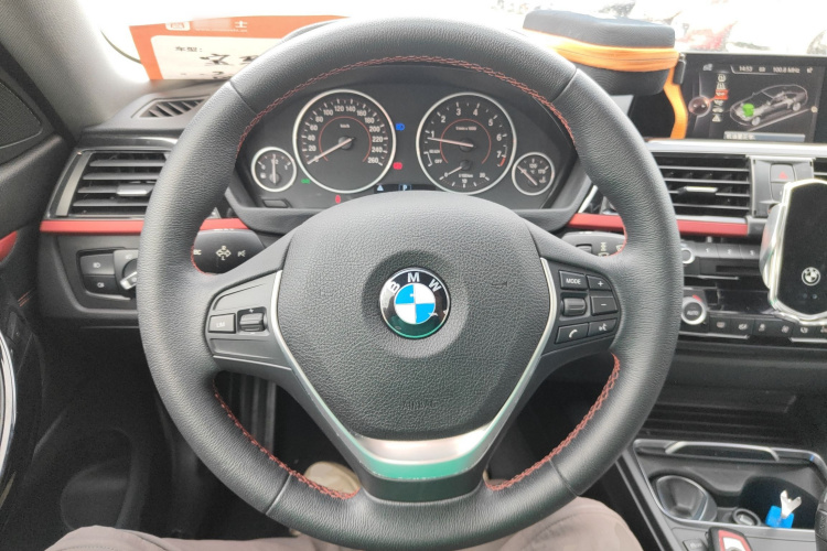 宝马4系 2016款 420i 设计套装型中控内饰13