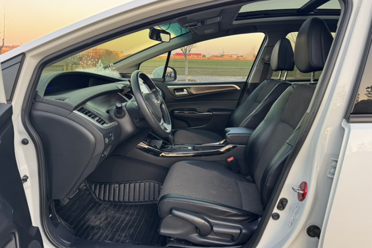 本田 杰德 2017款 210TURBO CVT风尚版 5座中控内饰7002