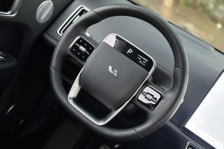 理想汽车 理想L9 2022款 Max中控内饰7009