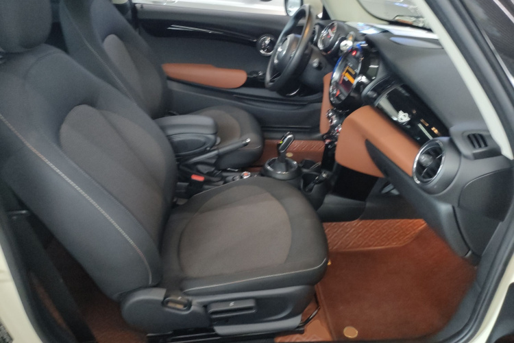 MINI 2019款 1.5T ONE PLUS局部细节41