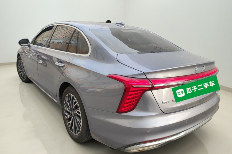 红旗H5 2023款 2.0T 自动智联旗畅版车身外观5