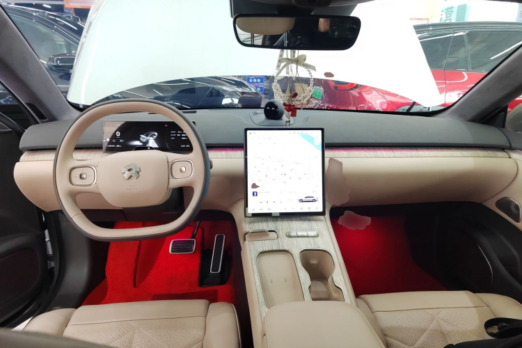 蔚来ET7 2023款 100kWh 签名版中控内饰7002