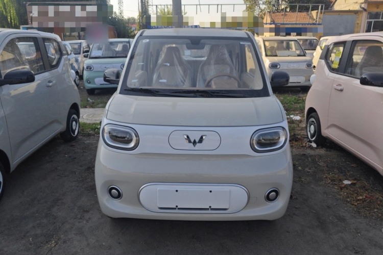 五菱汽车 宏光MINIEV 2024款 第三代 215km 青春版车身外观2