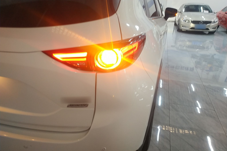 马自达CX-5 2020款 改款 2.0L 自动两驱智慧型车身外观9