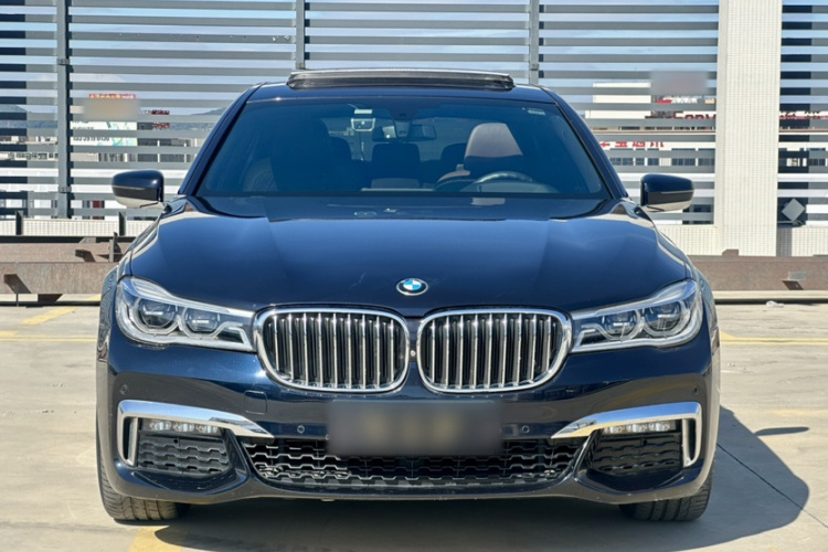 宝马7系 2018款 730Li 尊享型 M运动套装车身外观6005