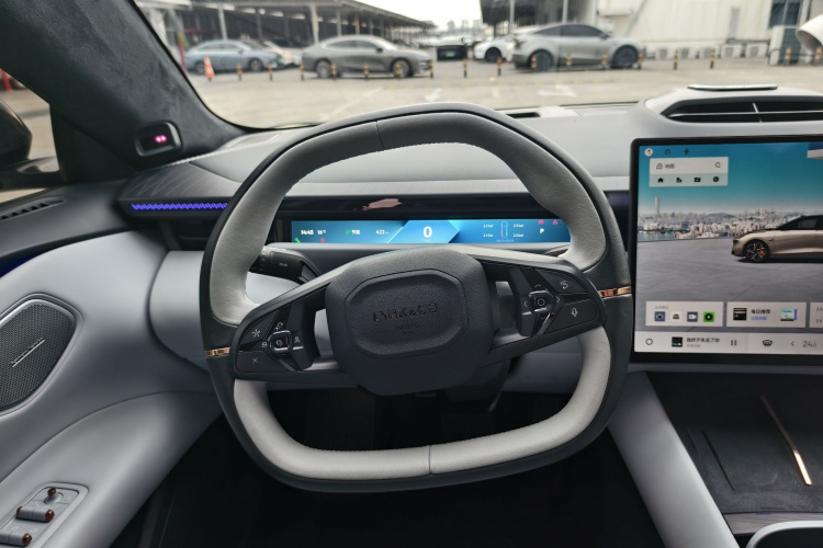 领克Z10 2024款 95kWh 806km后驱智驾Max中控内饰7002