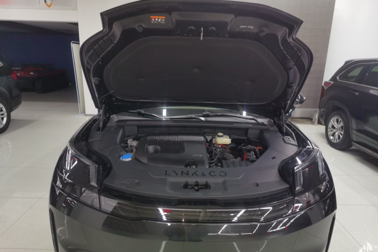 领克08 EM-P 2025款 120km 长续航Pro机舱底盘24