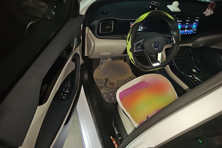 比亚迪 秦PLUS 2021款 DM-i 55KM 旗舰型中控内饰7003