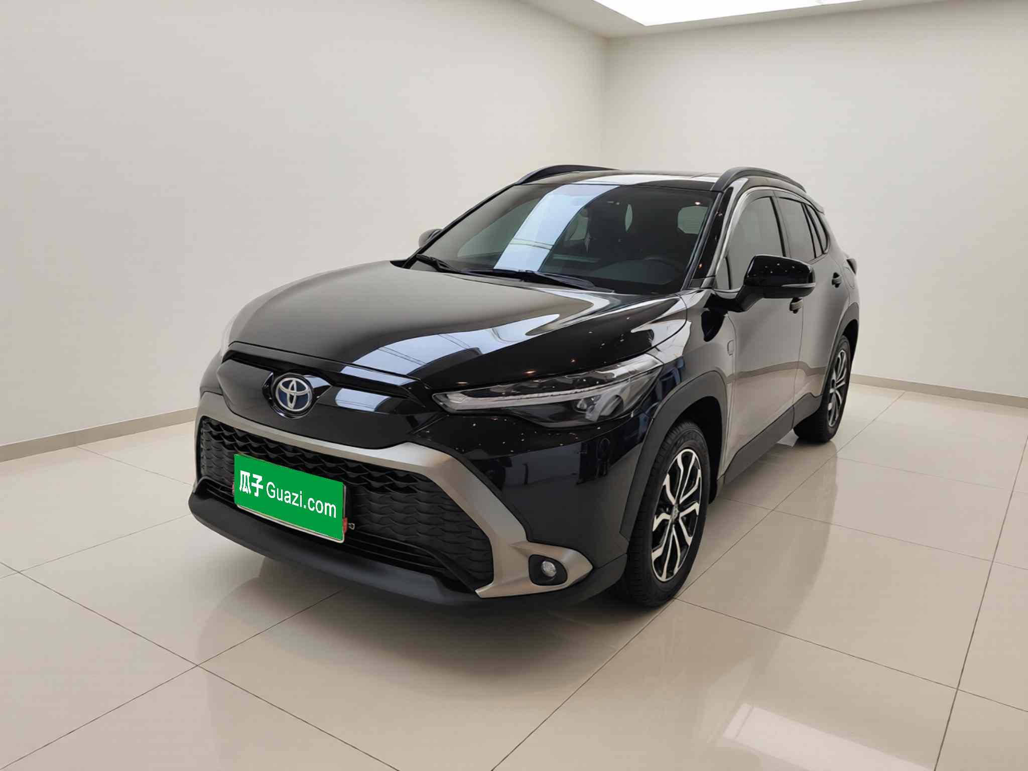 丰田 锋兰达 2023款 2.0L 智能电混双擎 尊贵版(2)