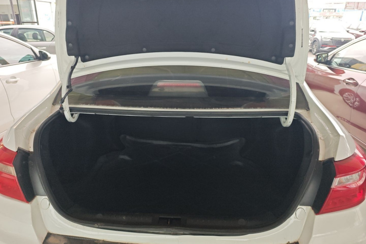 吉利汽车 远景 2020款 1.5L CVT亚运版机舱底盘23