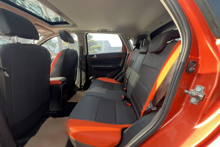 北京汽车 绅宝X25 2015款 1.5L 自动精英型中控内饰7001