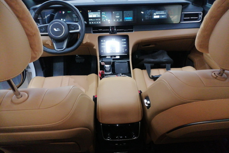 理想汽车 理想ONE 2020款 增程6座版中控内饰7002