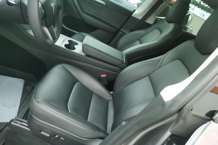 特斯拉 Model Y 2024款 Performance高性能版局部细节19