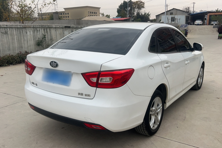 奔腾B30 2017款 1.6L 自动舒适型车身外观6006