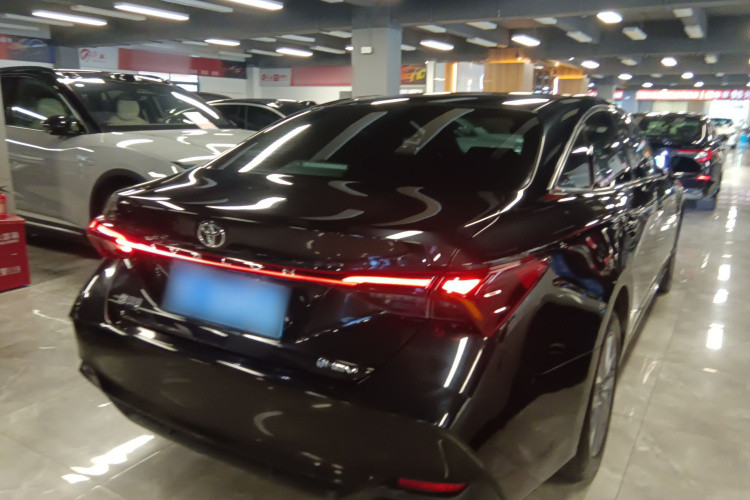 丰田 亚洲龙 2024款 双擎 2.0L 臻选版车身外观7