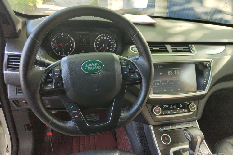 陆风X7 2016款 2.0T 全景尊贵版中控内饰7002