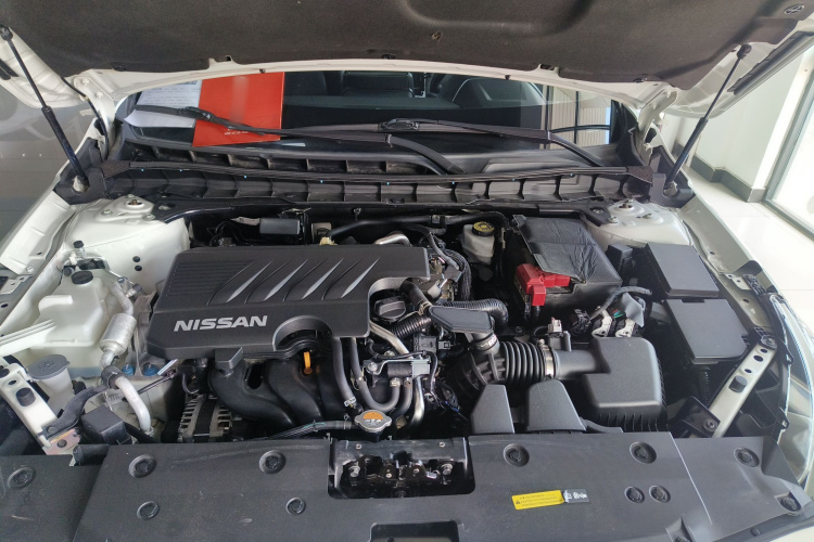 日产 天籁 2020款 2.0L XL 舒适版机舱底盘24